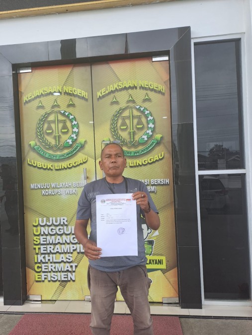 LSM PERWIRRA Laporkan Empat SMAN di Lubuklinggau ke Kejaksaan Negeri