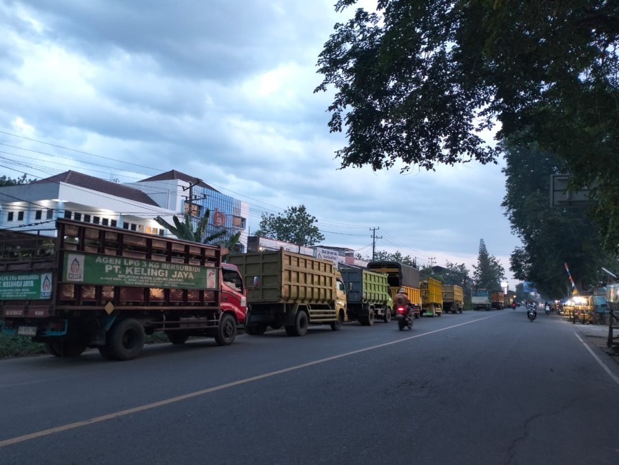 Pertamina Klaim BBM Subsidi Aman, Namun Antrean Panjang Masih Terjadi di SPBU Lubuklinggau
