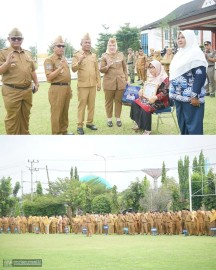 Bupati Musi Rawas Hj Ratna Machmud Berikan Piagam Penghargaan Kepada para ASN yang Memasuki Masa Purna Tugas