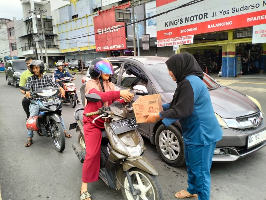 Kasus Gapura, Sopir Kerupuk Dibela Warga