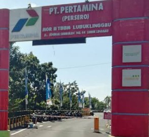 CSR atau Pencitraan? Pertamina Lubuklinggau Tanam Pohon Tanpa Arah Tuai Kritik
