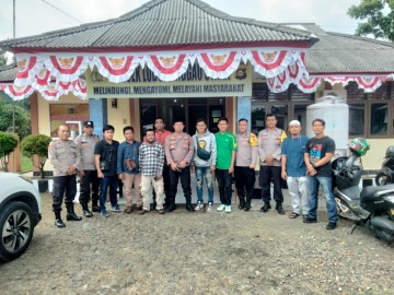 Tak Hanya Basmi Kriminalitas, Polisi di Linggau Ini Juga Bersedekah di Jumat Berkah