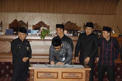Empat Raperda Usulan dan Enam Inisiatif Disetujui DPRD Lubuklinggau Dalam Rapat Paripurna