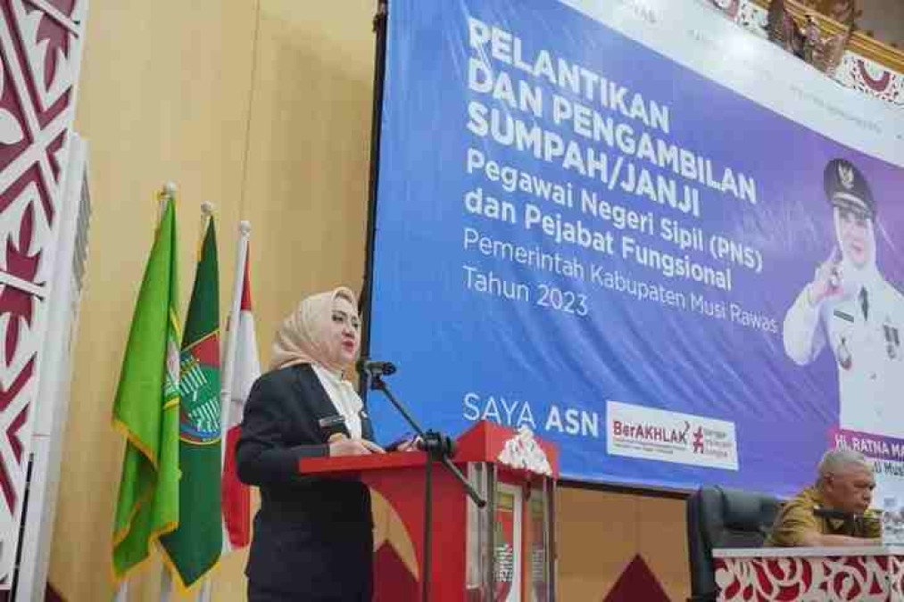 Bupati Ambil Sumpah Pengangkatan PNS