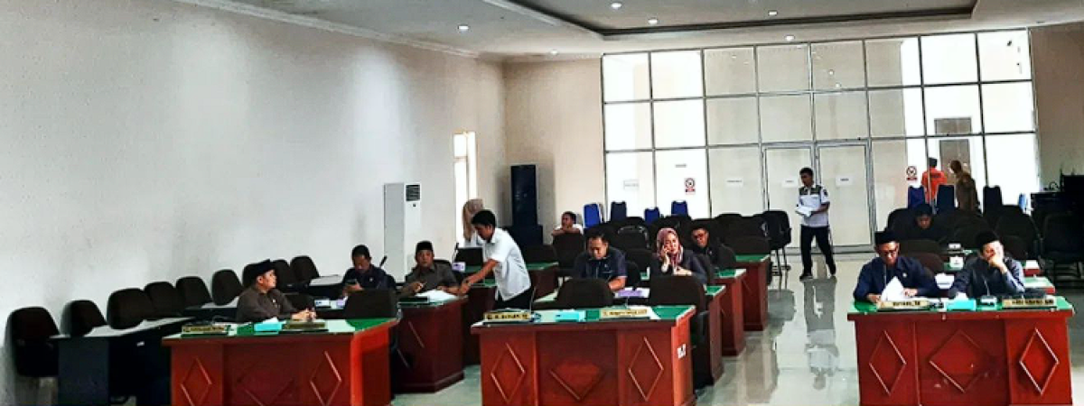 Rapat Paripurna DPRD Kabupaten Musi Rawas Utara Dengarkan Jawaban Eksekutif atas Pemandangan Umum Fraksi-Fraksi Dewan terhadap LKPJ Bupati 2022