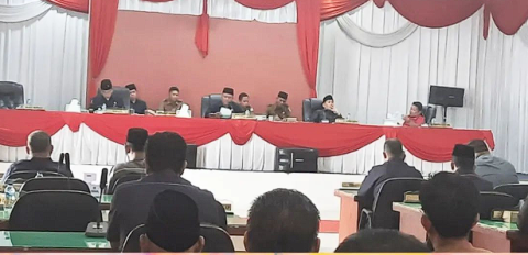 Rapat Paripurna DPRD Musi Rawas Utara Dengarkan Penyampaian dan Penjelasan Bupati Terhadap Ranperda Pertanggungjawaban Pelaksanaan APBD 2022